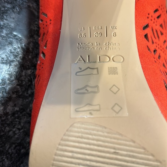 NWOT Aldo Laser Cut Faux Suede
Tie Back Platforms in Deep Tomato - Picture 6 of 6